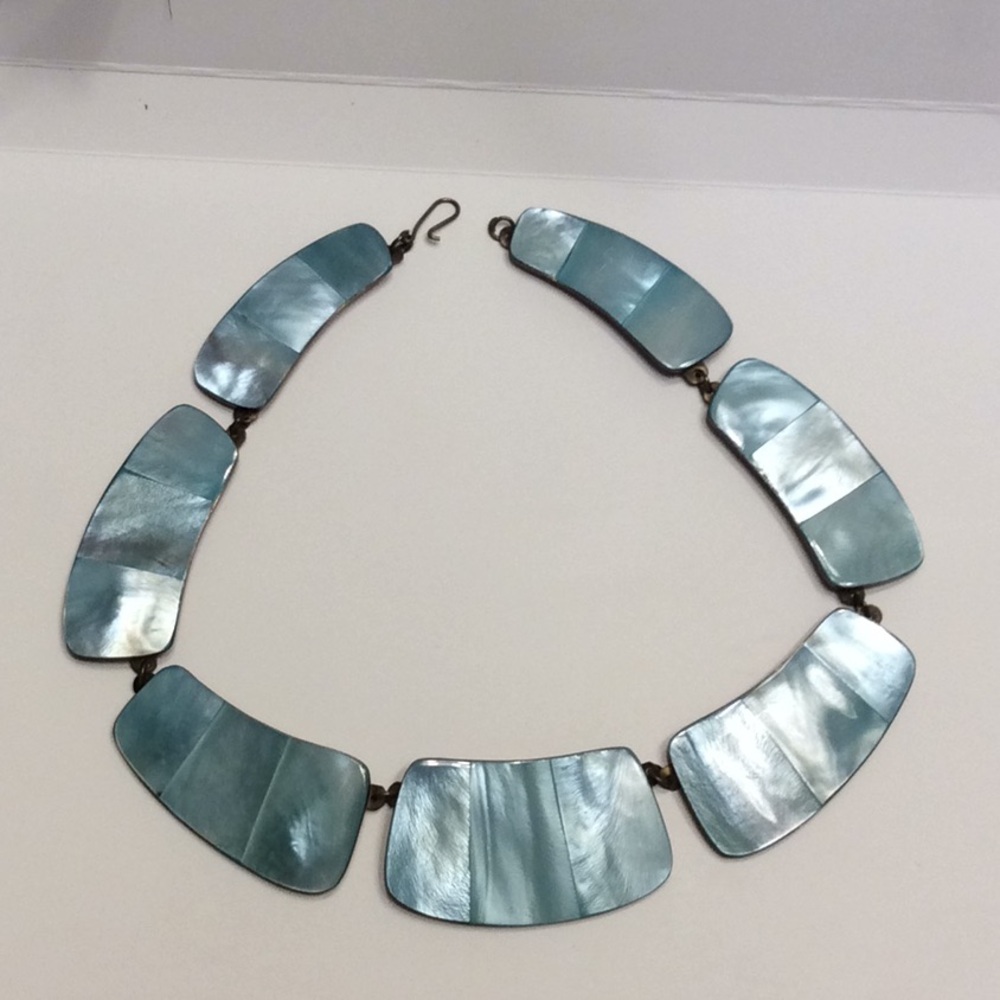 Women’s choker necklace
